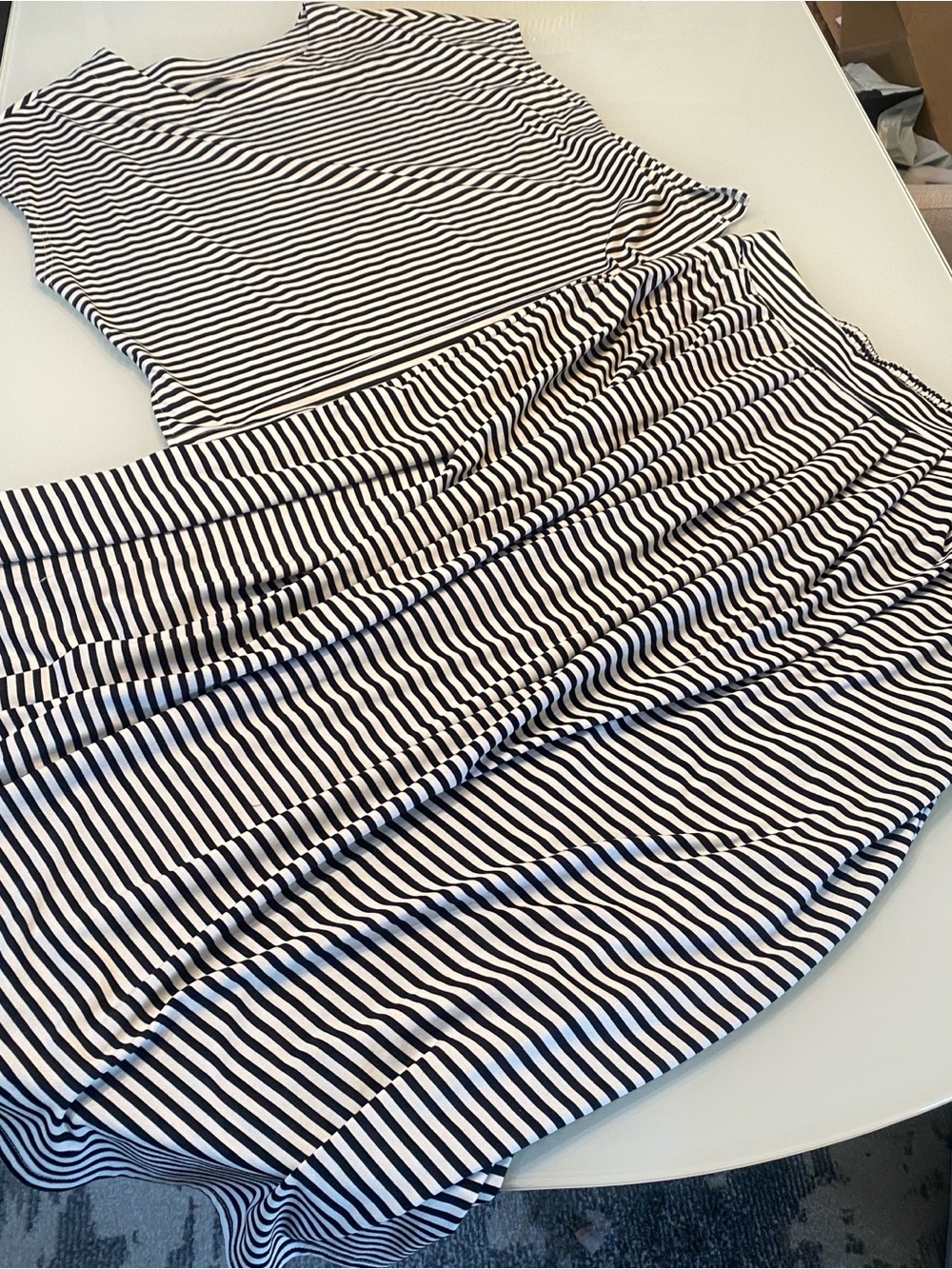Striped 2 Piece Top and Maxi Skirt Set Pockets Side Vents Black White XL